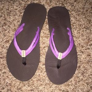 Like new Reef flip flops